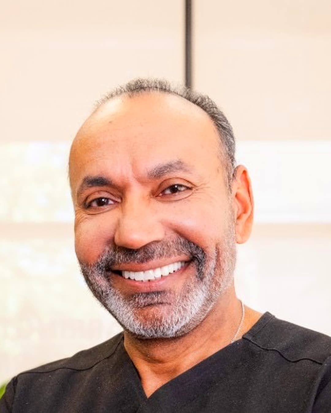 Dr. Mukesh Arora, MD, Medical Director at Hello Gorgeous Med Spa in Oswego, IL