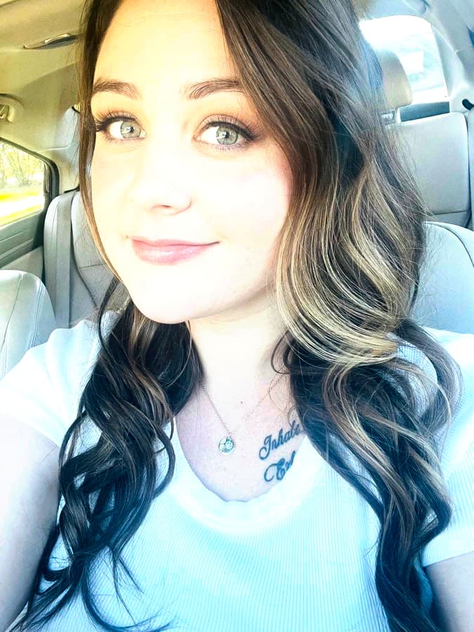 Marissa Murray, Licensed Esthetician and Certified Lash Artist at Hello Gorgeous Med Spa in Oswego, IL